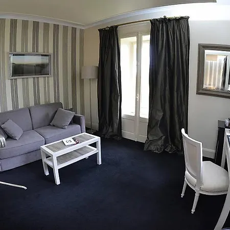 Hotel Domaine De Joinville 3*