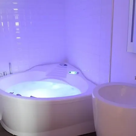 Hotel Domaine De Joinville 3*