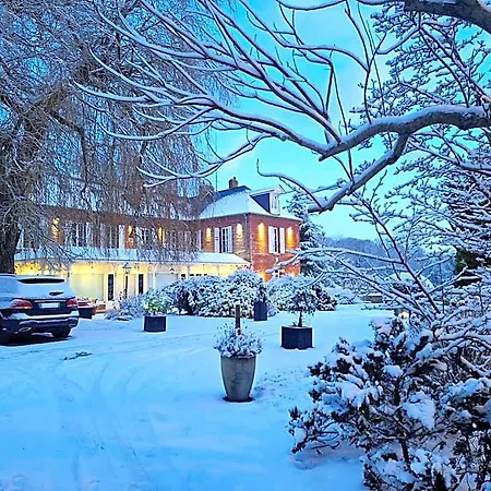 Domaine De Joinville & Hotel 3*