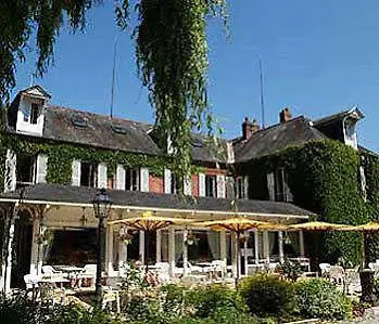 Hotel Domaine De Joinville 3*