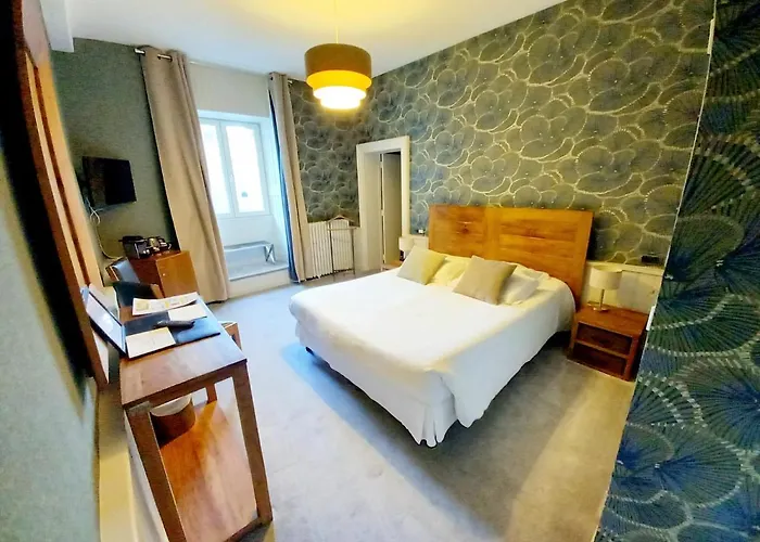 Domaine De Joinville Hotel