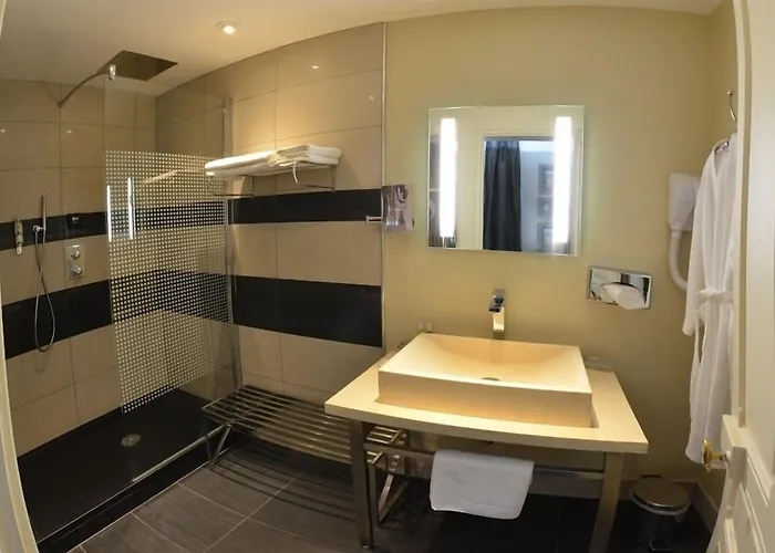 Domaine De Joinville Hotel