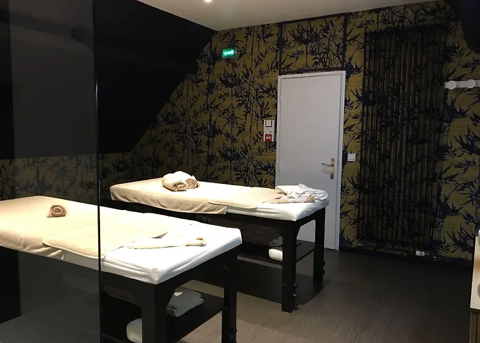 Domaine De Joinville Hotel