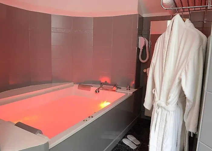 Domaine De Joinville Hotel Eu (Seine-Maritime)